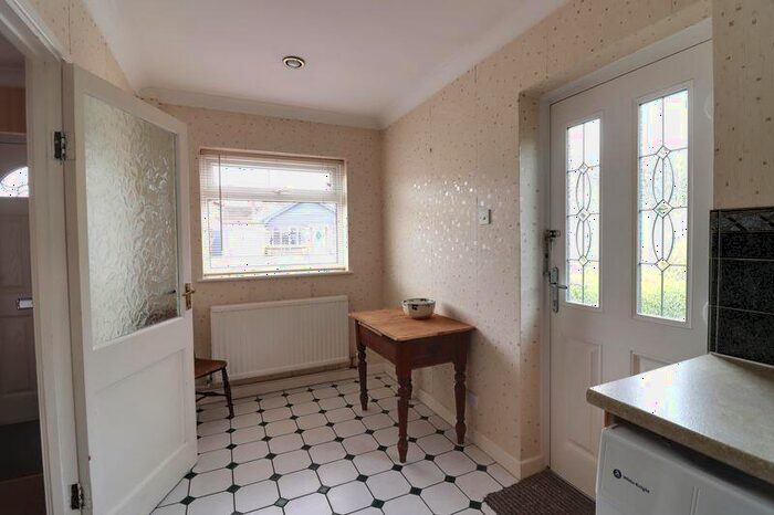 3 Bedroom Bungalow For Sale In Clevedon Avenue, Hillcroft Park, Stafford, ST17