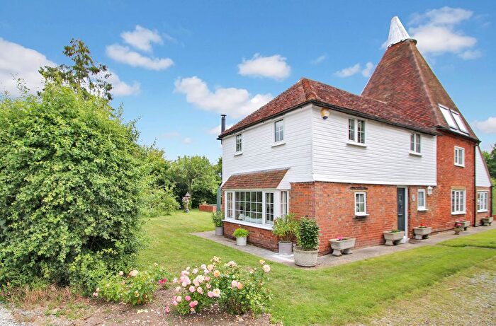 3 Bedroom Detached House For Sale In Marden Road, Staplehurst, TN12