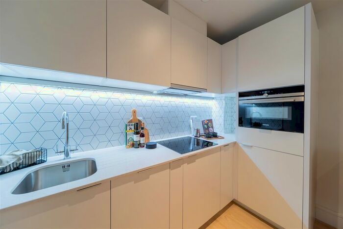 1 Bedroom Flat To Rent In Coombe Lane, London, SW20