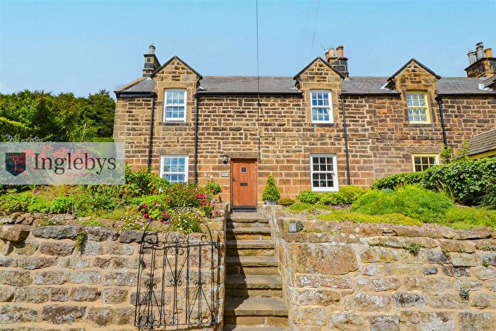 2 Bedroom Cottage For Sale In Upleatham, Redcar, TS11