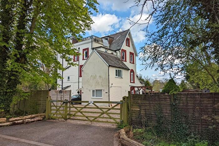 2 Bedroom Apartment To Rent In Green Lane, Shipley Bridge, Horley, Surrey, RH6