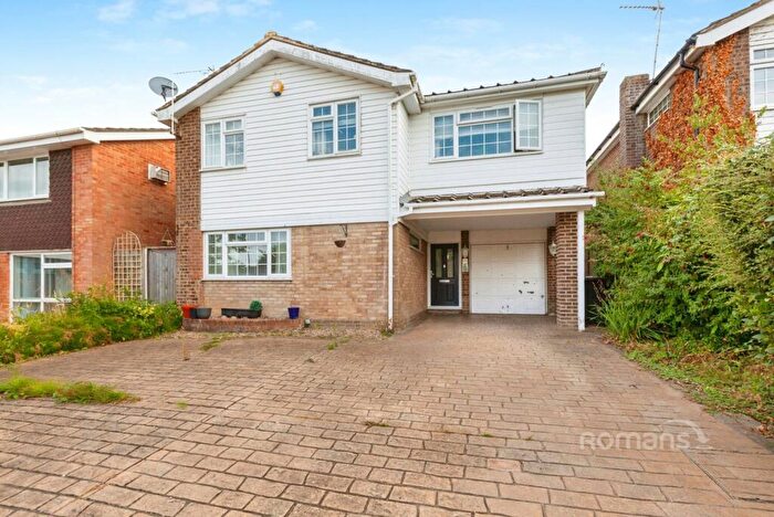 4 Bedroom Detached House To Rent In Wolf Lane, Windsor, SL4