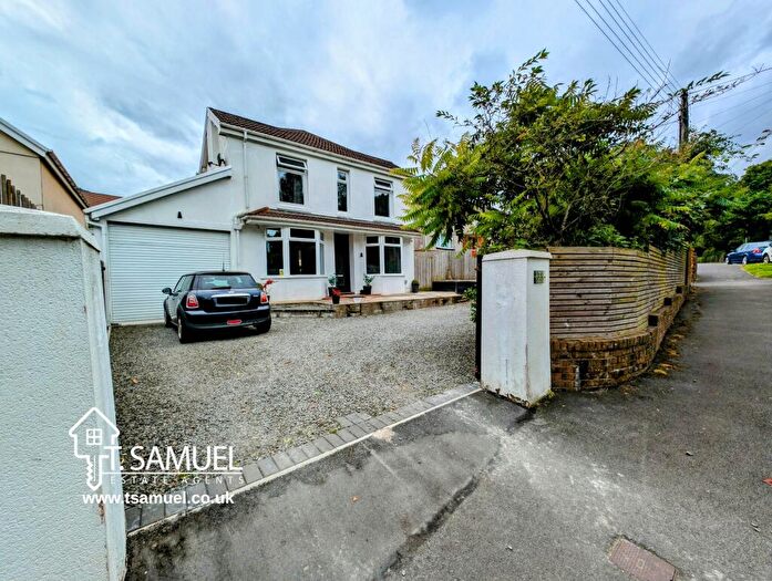 4 Bedroom Detached House For Sale In Glenboi, Mountain Ash, CF45
