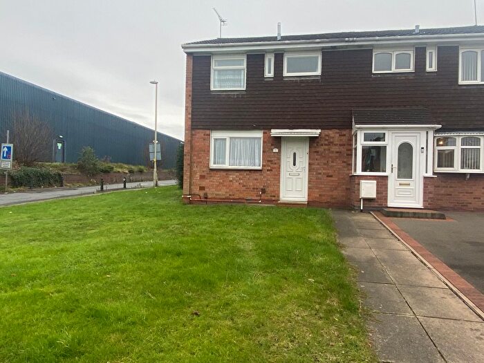 3 Bedroom Semi-Detached House To Rent In Planet Road, Brierley Hill, DY5