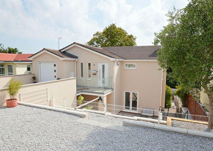 4 Bedroom Property To Rent In Broadley Drive, Torquay, TQ2