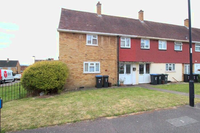 3 Bedroom Semi-Detached House To Rent In Ripley Road, Enfield, Middlesex, EN2