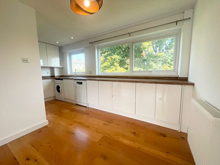 3 Bedroom Maisonette To Rent In Woodcote Drive, Orpington, BR6
