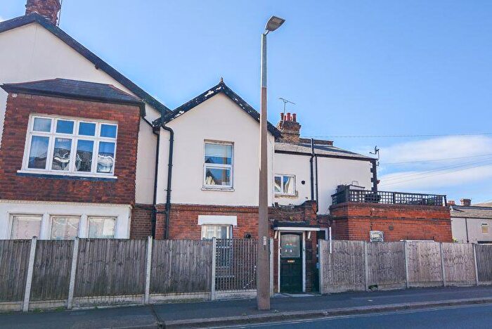 1 Bedroom Flat To Rent In Valkyrie Road, Westcliff-On-Sea, SS0