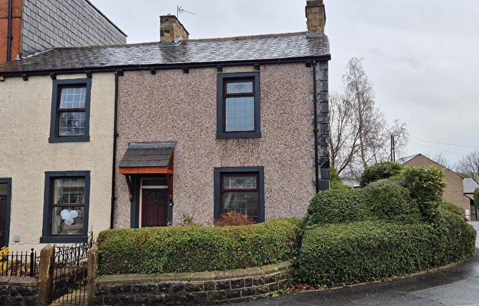 2 Bedroom Semi Detached House To Rent In Lowergate, Clitheroe, BB7
