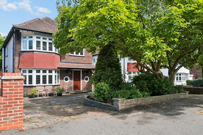 4 Bedroom Detached House For Sale In St. Thomas Drive, Pinner, HA5