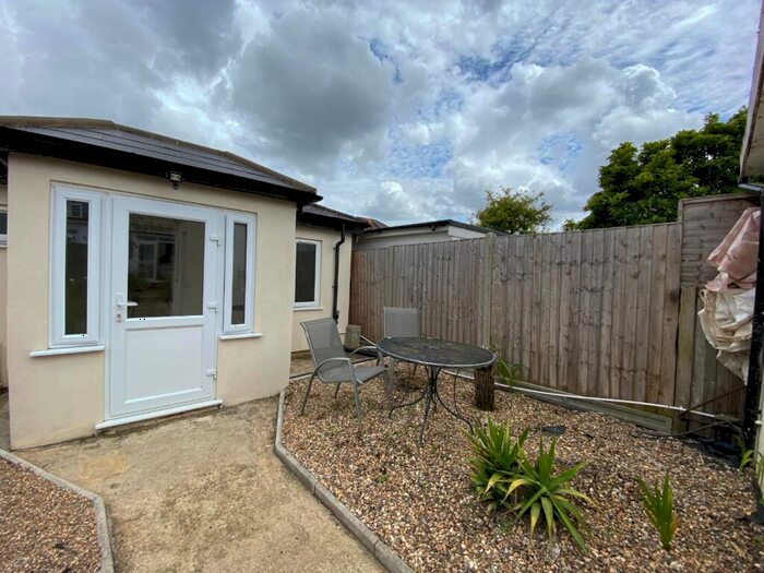 Studio To Rent In Studio Flat, Haverford Way, HA8