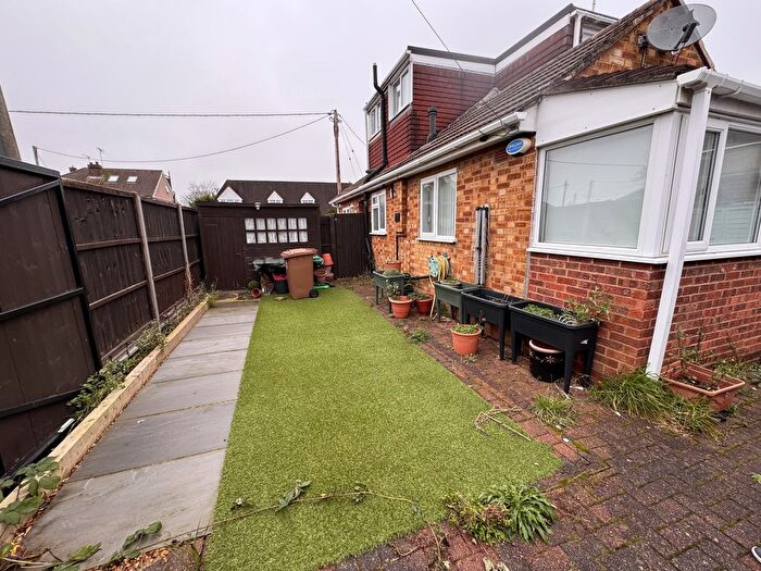 3 Bedroom Bungalow To Rent In Goffs Road, Ashford, Surrey, TW15