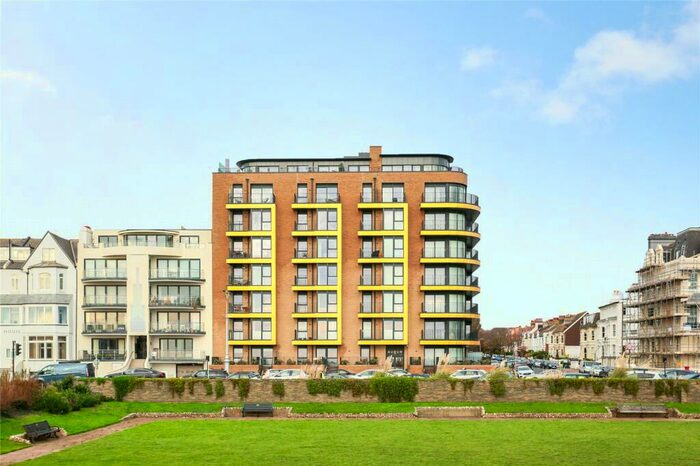 2 Bedroom Apartment To Rent In Kingsway, Hove, East Sussex, BN3