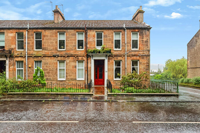 2 Bedroom Flat For Sale In Dumbarton Road, Bowling, G60