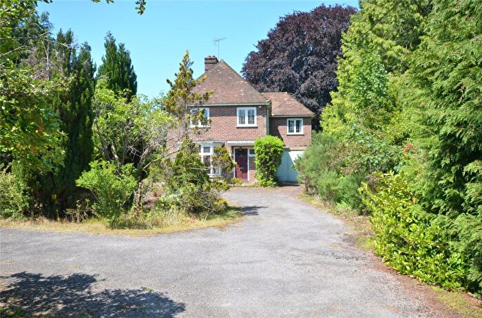 3 Bedroom Detached House For Sale In Blighton Lane, The Sands, Farnham, Surrey, GU10