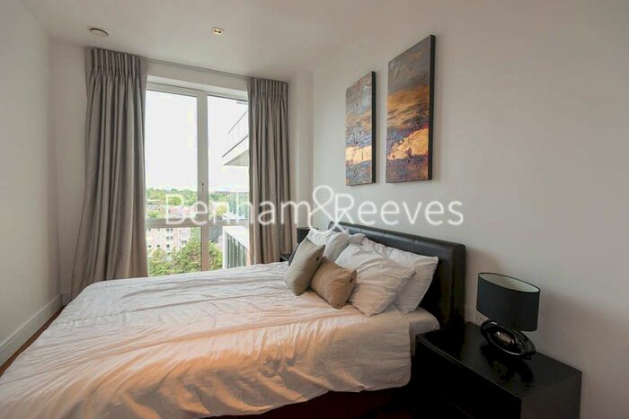 2 Bedroom Flat To Rent In Longfield Avenue, Ealing, W5