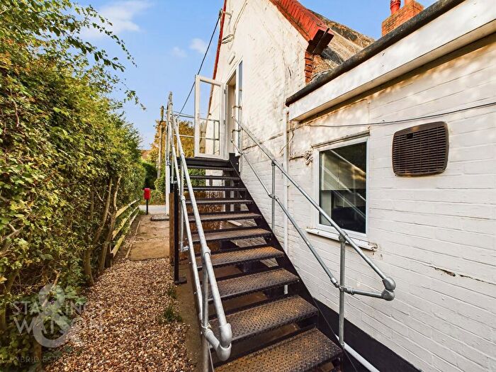 1 Bedroom Flat To Rent In Wheel Road, Alpington, Norwich, NR14