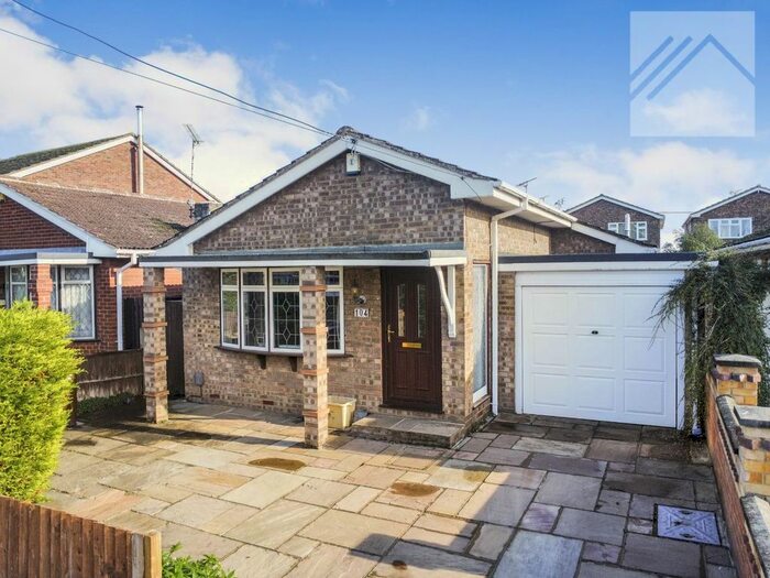 2 Bedroom Bungalow To Rent In Church Parade, Canvey Island, SS8