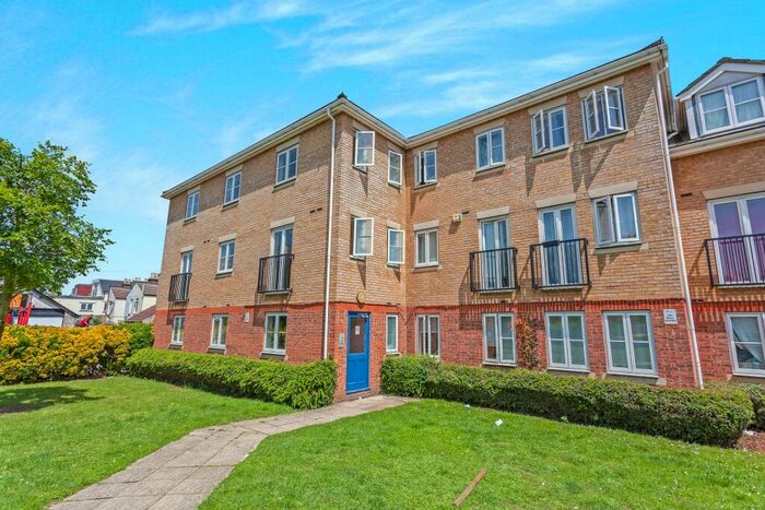 2 Bedroom Flat To Rent In Whitstable Place, Dering Road, Croydon, CR0