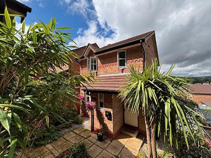 3 Bedroom Detached House To Rent In Manor View, Par, PL24