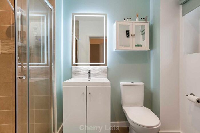 2 Bedroom Apartment To Rent In Astrop Grange, King`s Sutton, OX17