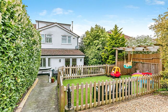 4 Bedroom Semi Detached House For Sale In Memorial Road, Hanham, Bristol, BS15