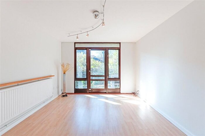 1 Bedroom Flat To Rent In Brassey Road, West Hampstead, NW6