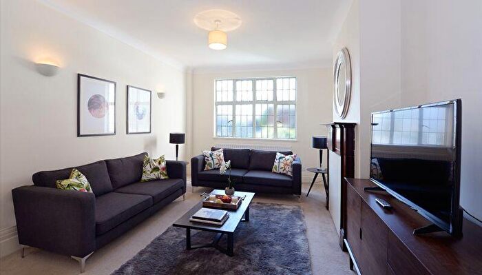 5 Bedroom Flat To Rent In Park Road, London, NW8