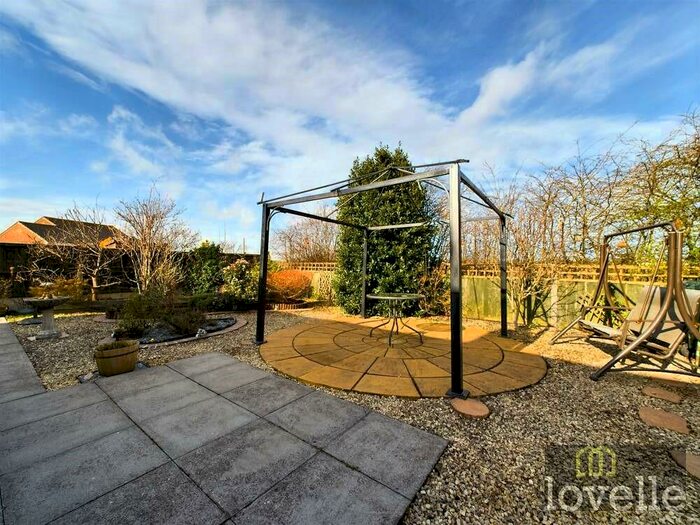 2 Bedroom Detached Bungalow For Sale In Marine Avenue, Sutton On Sea, LN12