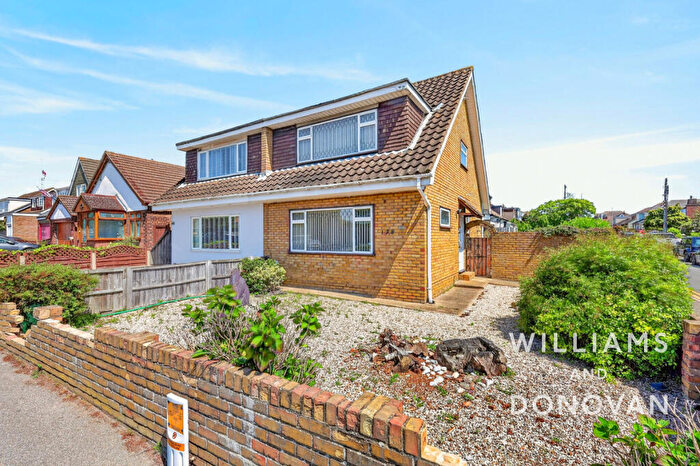 3 Bedroom Semi Detached House For Sale In Kents Hill Road, South Benfleet, SS7