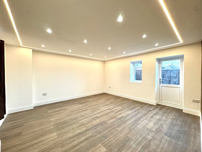 2 Bedroom End Terrace House To Rent In Greenford Road, Greenford, Greenford, UB6