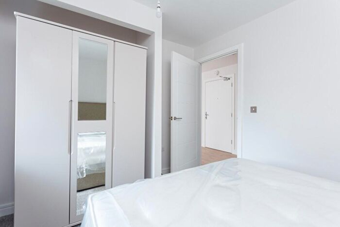 1 Bedroom Apartment To Rent In Stockdale House, Headingley Park, Victoria Road, Leeds, West Yorkshire, LS6