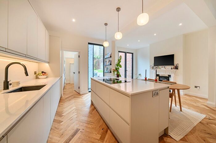 3 Bedroom Terraced House For Sale In Babington Road, Streatham, London, SW16