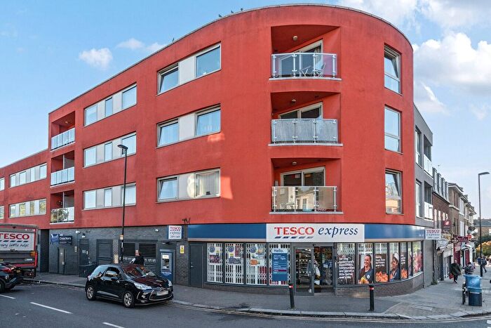 2 Bedroom Flat For Sale In Willow Way, London, SE26
