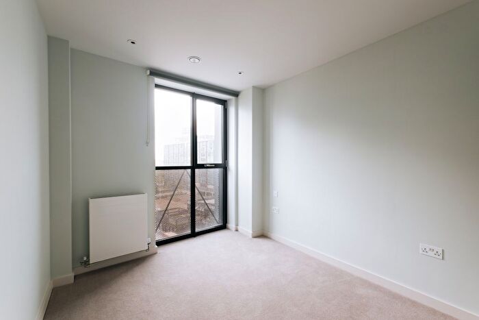 2 Bedroom Flat To Rent In George Street, Croydon, CR0