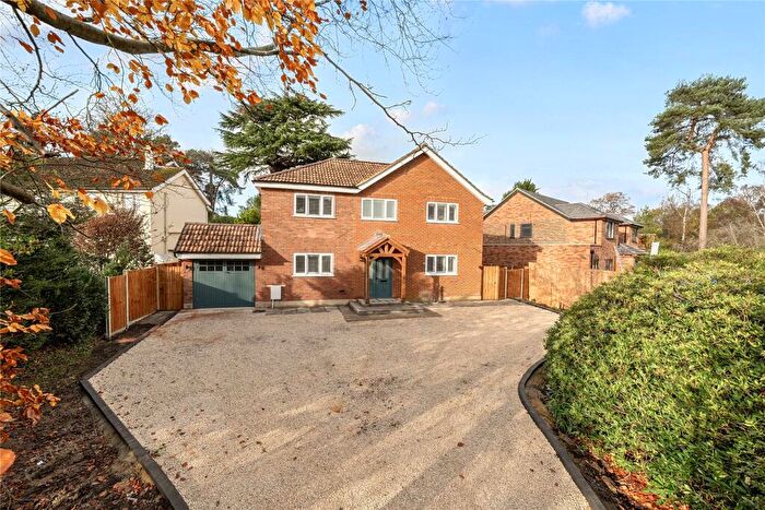 4 Bedroom Detached House For Sale In The Gateway, Woodham, Surrey, GU21