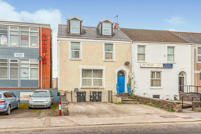 Studio To Rent In London Road, Neath, SA11