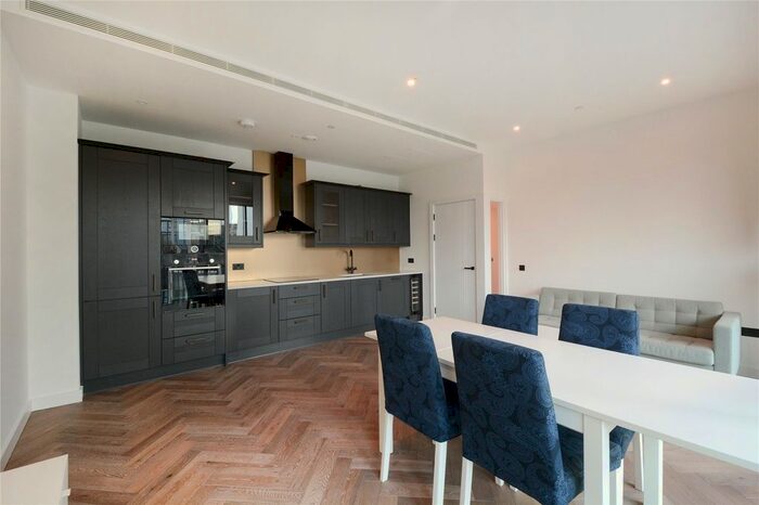 2 Bedroom Flat To Rent In Merino Gardens, London, E1W