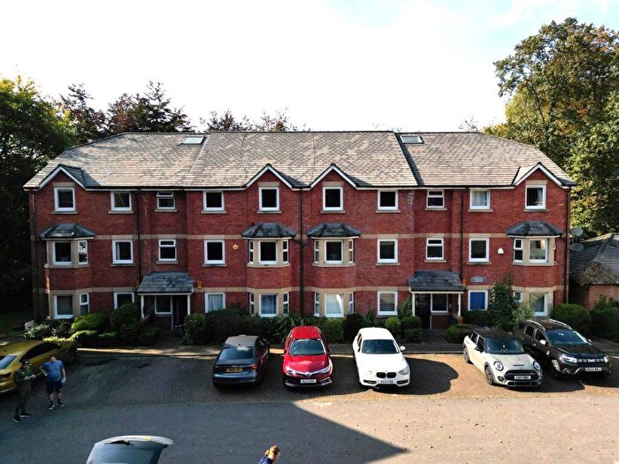 2 Bedroom Flat To Rent In The Parklands, Stoneclough, Radcliffe (), M26