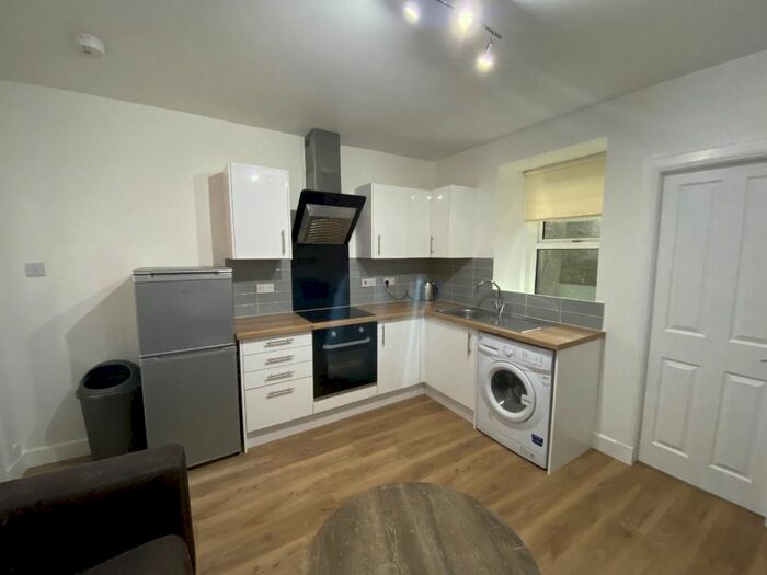 2 Bedroom Flat To Rent In Bon Accord Street, City Centre, Aberdeen, AB11