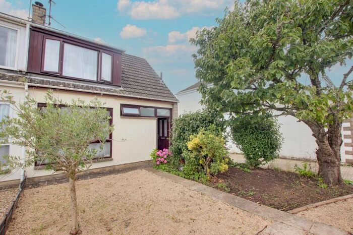 3 Bedroom Semi-Detached House To Rent In Newleaze Park, Broughton Gifford, Melksham, SN12