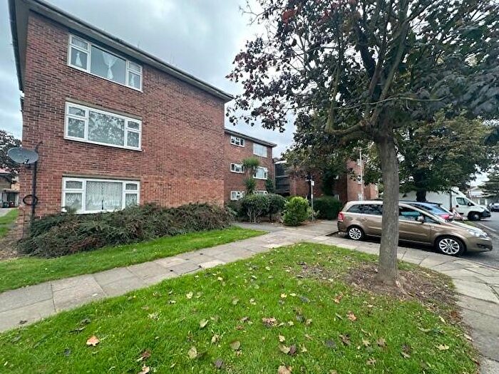 2 Bedroom Flat To Rent In Westbury Road, Braking, IG11