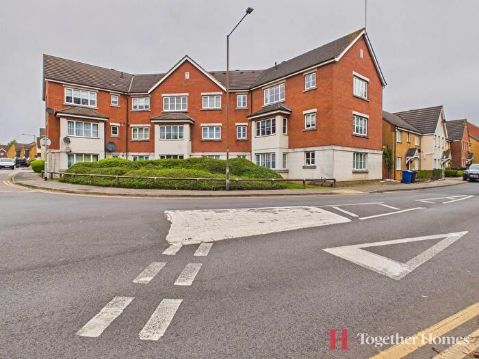 2 Bedroom Flat For Sale In Hopewell Close, Chafford Hundred, Grays, RM16