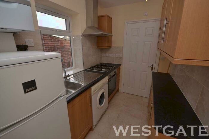 3 Bedroom Terraced House To Rent In Blenheim Gardens, Reading, RG1