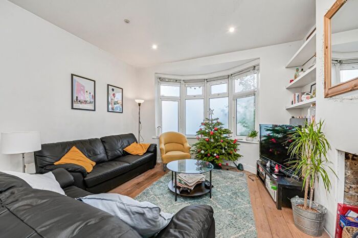 4 Bedroom Detached House To Rent In Kings Avenue, Clapham, London, SW4