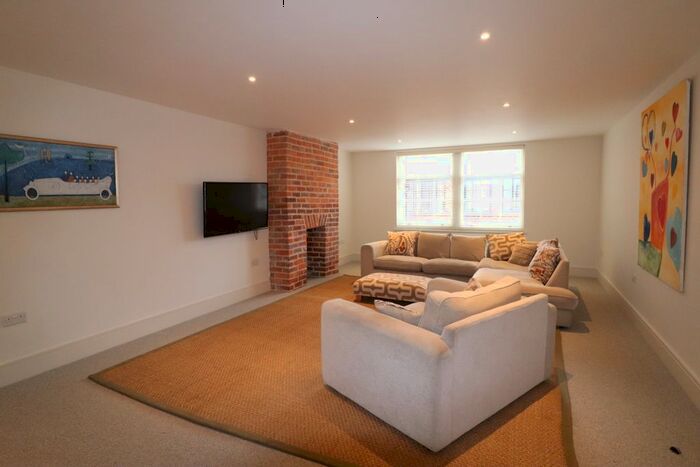 3 Bedroom Flat To Rent In Vittoria Street, Birmingham, B1