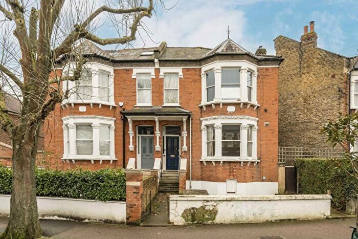 1 Bedroom Flat To Rent In Balham Park Road, Balham, SW12