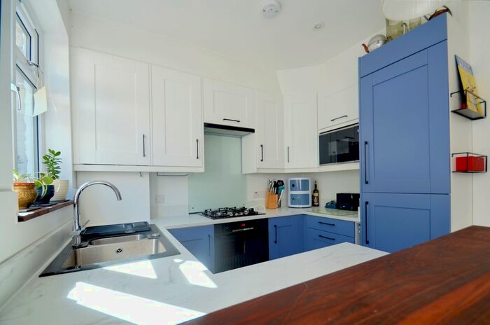 3 Bedroom Terraced House For Sale In Malyons Road, Ladywell, SE13