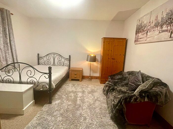 1 Bedroom Property To Rent In Beechwood Road, High Wycombe, HP12