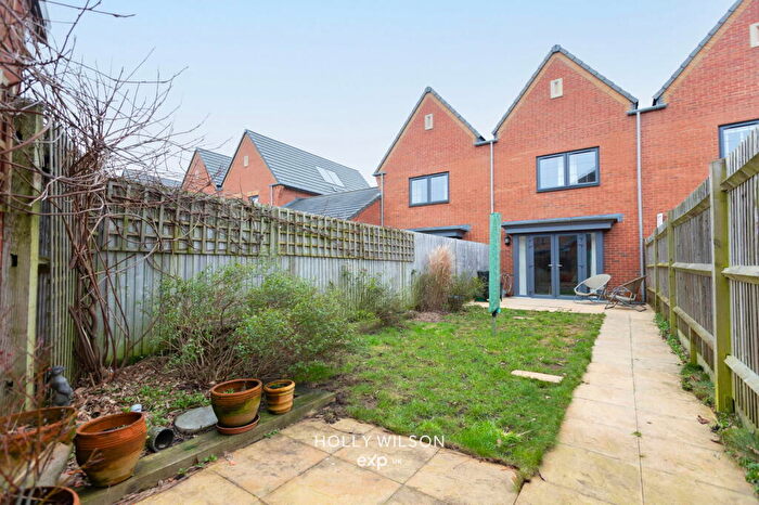 3 Bedroom Terraced House For Sale In Badger Place, Bordon, GU35